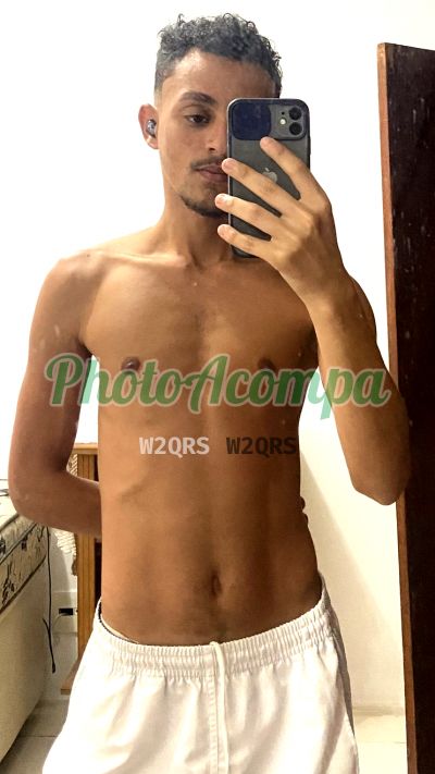 Vítor (21) 98438-0202, garoto de programa no Rio de Janeiro
