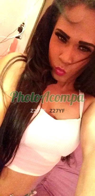 Layla Buery, travesti em Araras