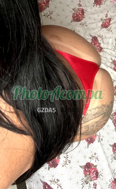 Júlia Mineirinha, mulher que faz videochamadas e sexting