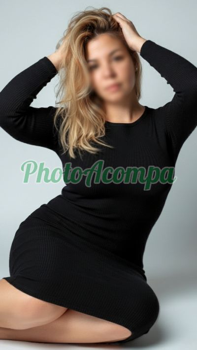 Stéla Divina, mulher que faz videochamadas e sexting
