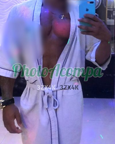 Henrique (21) 95905-4174, garoto de programa em Copacabana (RJ)