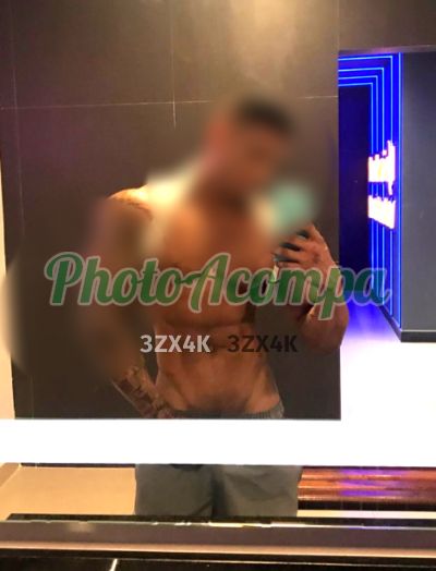 Henrique (21) 95905-4174, garoto de programa em Copacabana (RJ)