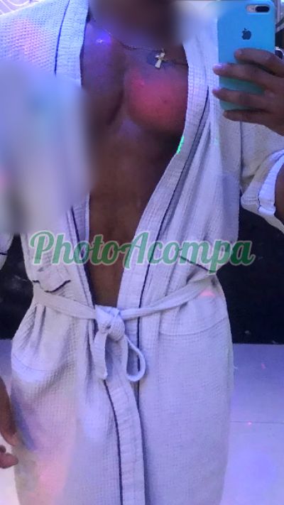 Henrique (21) 95905-4174, garoto de programa em Copacabana (RJ)