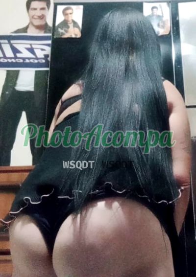 Mirela, mulher que faz videochamadas e sexting