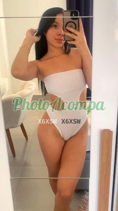 Júlia, mulher que faz videochamadas e sexting