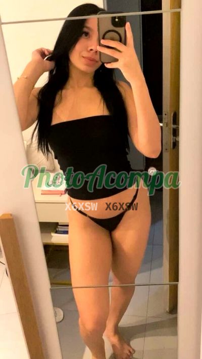 Júlia, mulher que faz videochamadas e sexting