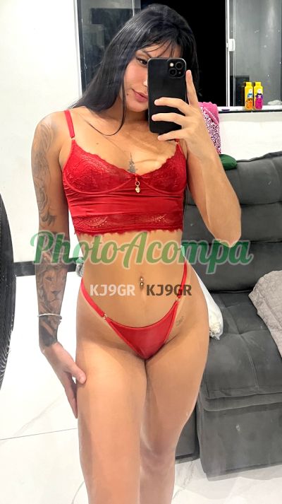 Mia, mulher que faz videochamadas e sexting