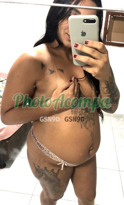 Tokio Blooming, mulher que faz videochamadas e sexting