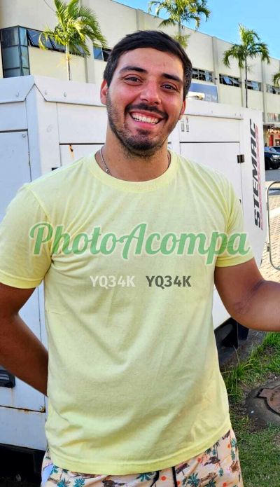 Ramón, garoto de programa na Freguesia (RJ)