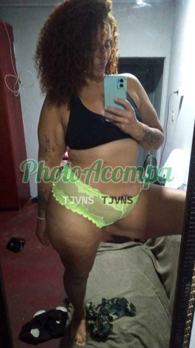 Nicole, mulher que faz videochamadas e sexting