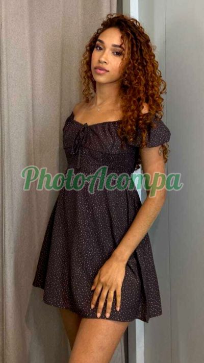 Rebeca, mulher que faz massagens eróticas em Copacabana (RJ)