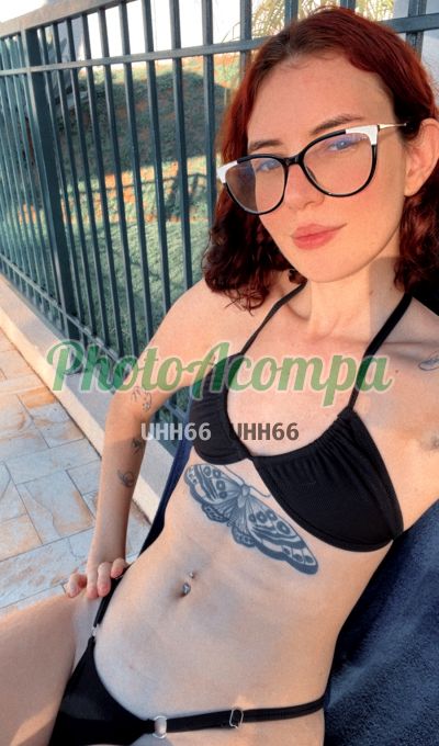 Yastrixx, mulher que faz videochamadas e sexting