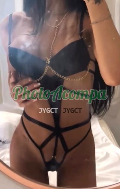 Lorena, mulher que faz videochamadas e sexting