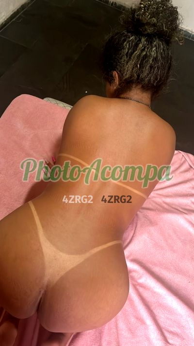 Jade, mulher que faz videochamadas e sexting