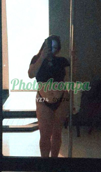 Kylie, mulher que faz videochamadas e sexting