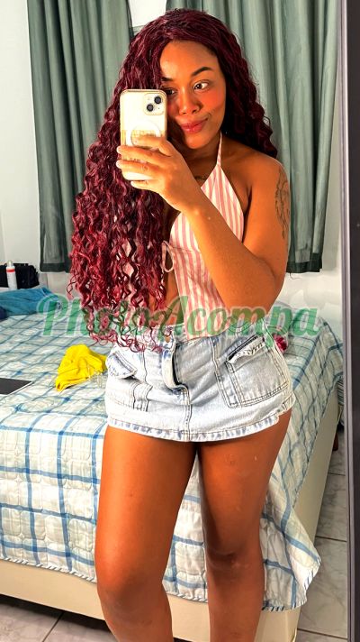Majuu, escort em Vitória