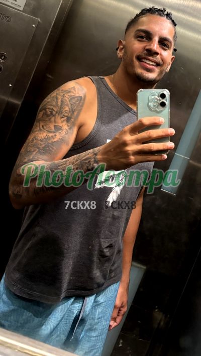 Moreno Tatuado, garoto de programa em Paulista