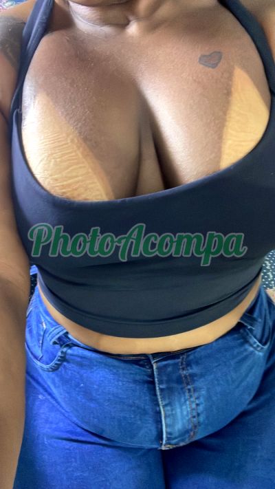 Bebel, mulher que faz videochamadas e sexting
