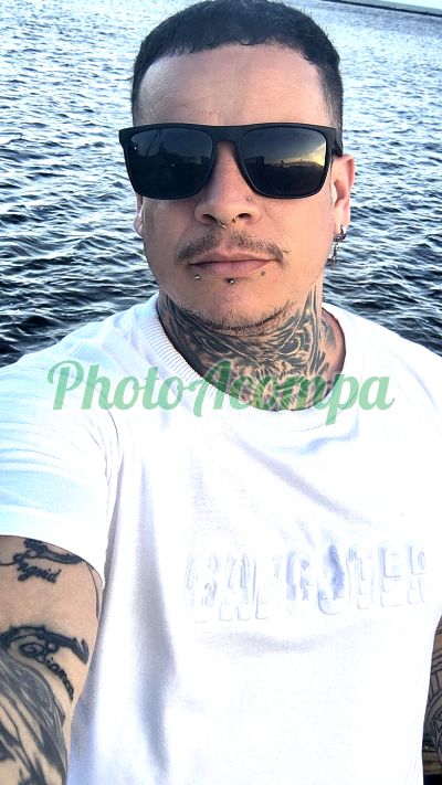 Theo, homem que faz massagens eróticas na Saúde (SP)