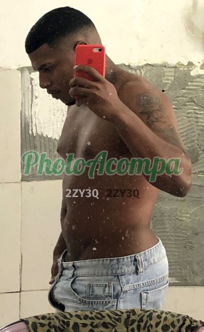 Breno Santos, garoto de programa em Macaé
