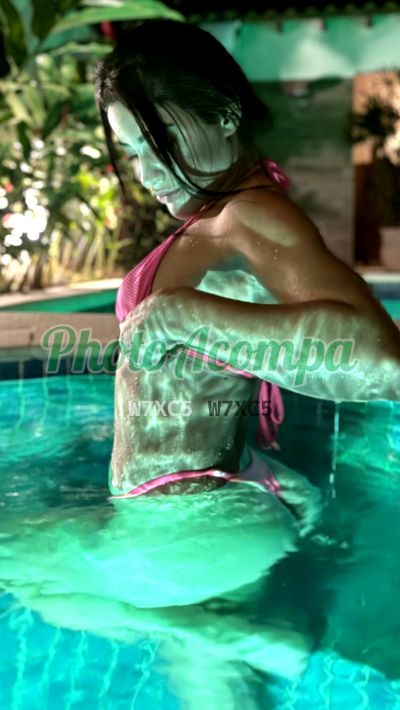 Sabrina, garota de programa no Guarujá