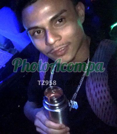 Filipe, garoto de programa em Trindade