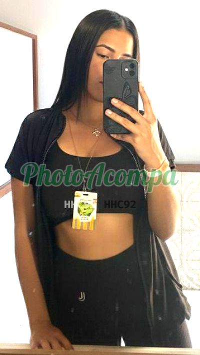 Lívia, mulher que faz videochamadas e sexting