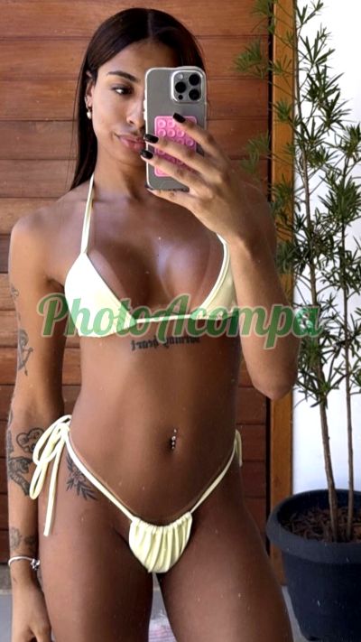 Dani Campos, transex em Copacabana (RJ)