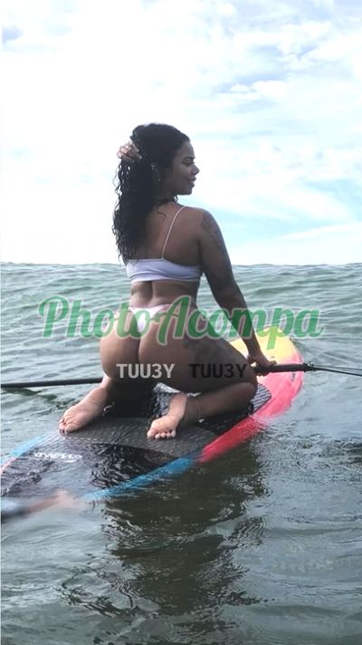 Agatha, escort no Guarujá