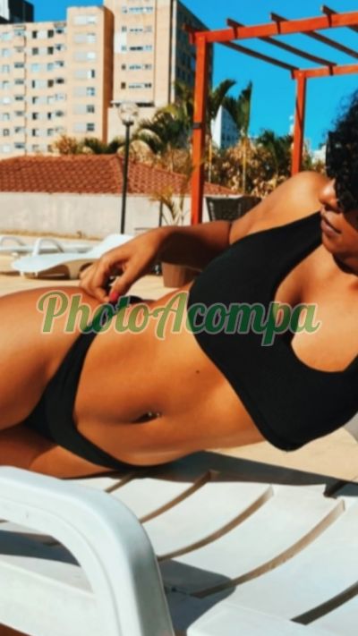 Francesca, mulher que faz videochamadas e sexting