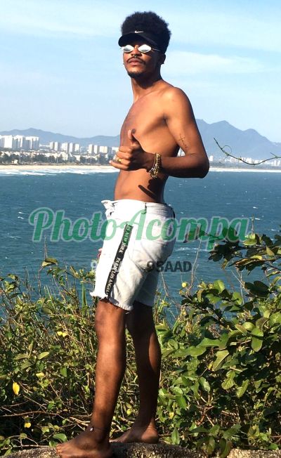 Tolleto, garoto de programa no Recreio dos Bandeirantes (RJ)