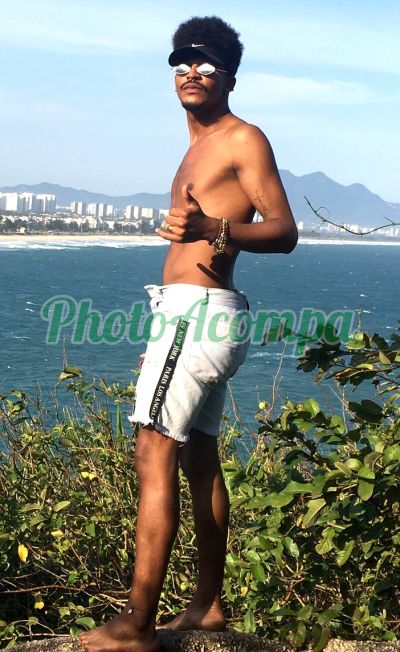 Tolleto, garoto de programa no Recreio dos Bandeirantes (RJ)