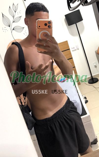 João (21) 99662-2746, garoto de programa em Copacabana (RJ)