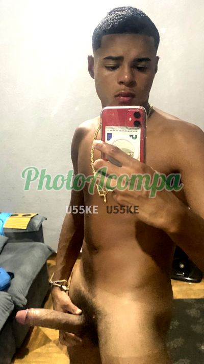 João (21) 99662-2746, garoto de programa em Copacabana (RJ)