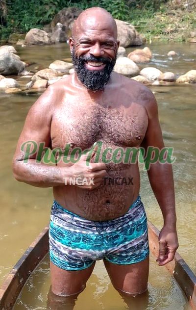 Latrel (21) 97257-8508, homem que faz massagens eróticas em São João de Meriti
