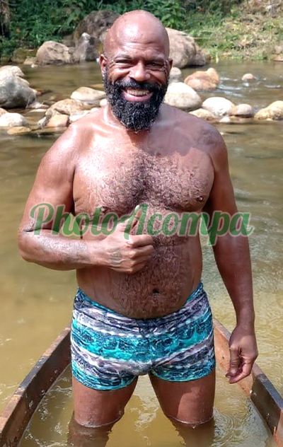 Latrel (21) 97257-8508, homem que faz massagens eróticas em São João de Meriti