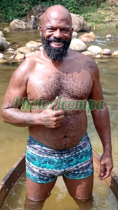 Latrel (21) 97257-8508, homem que faz massagens eróticas em São João de Meriti