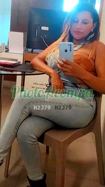 Elly Lodo, mulher que faz videochamadas e sexting