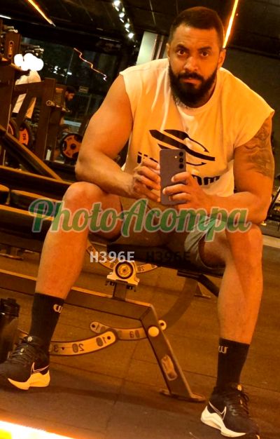 Oliver Murphy, garoto de programa em São Paulo
