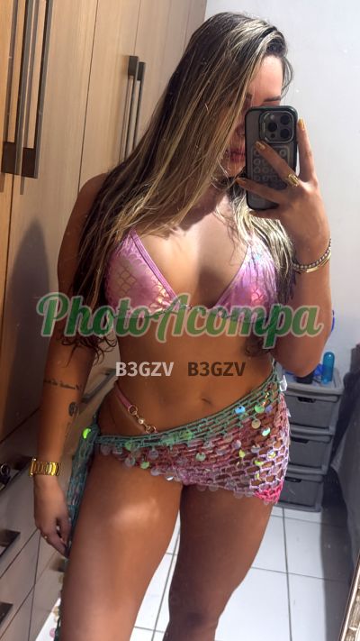 Paola Vilela, mulher que faz videochamadas e sexting