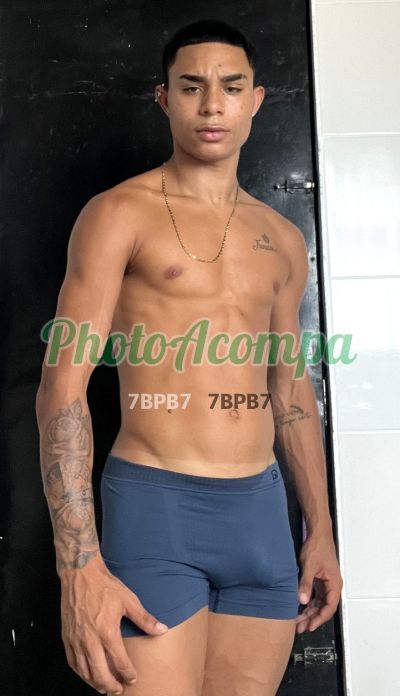 Miguel (21) 97904-3524, garoto de programa em Copacabana (RJ)