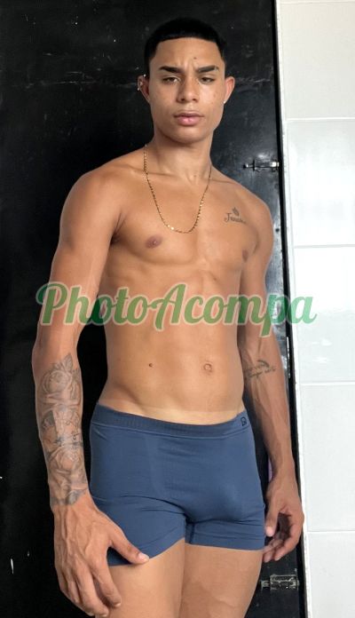 Miguel (21) 97904-3524, garoto de programa em Copacabana (RJ)