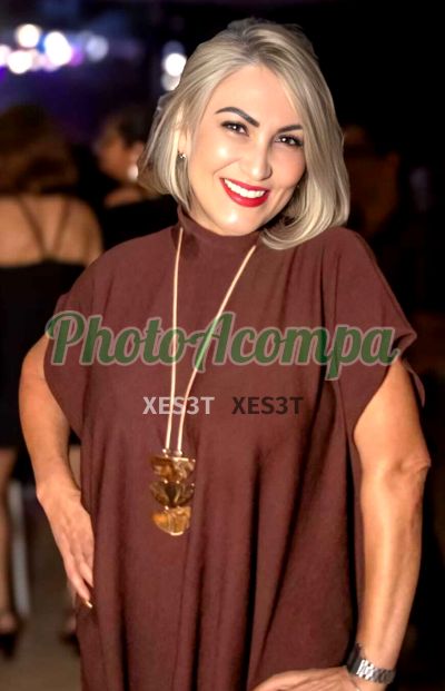 Val, escort em Praia Grande