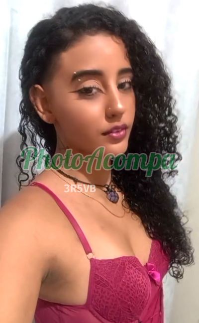 Khaterine, mulher que faz videochamadas e sexting