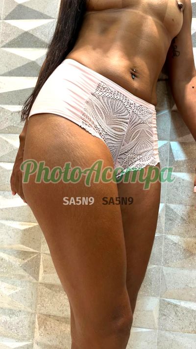 Bruninha, mulher que faz videochamadas e sexting