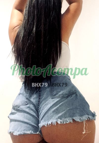 Bella, mulher que faz videochamadas e sexting