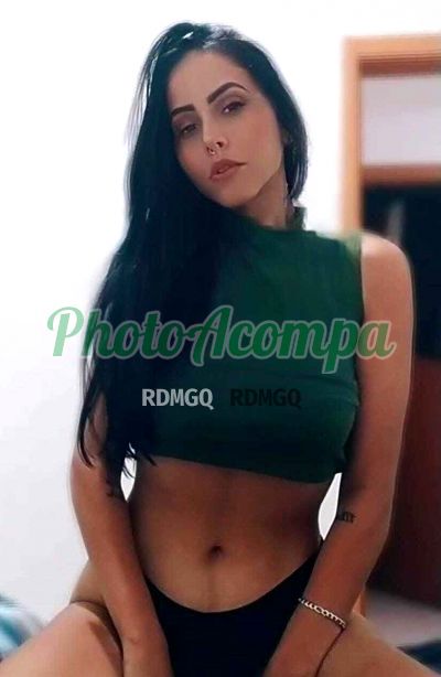 Juh, mulher que faz videochamadas e sexting