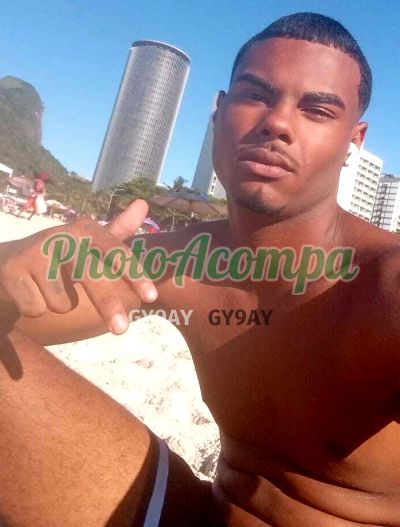 Yuri, garoto de programa em Copacabana (RJ)