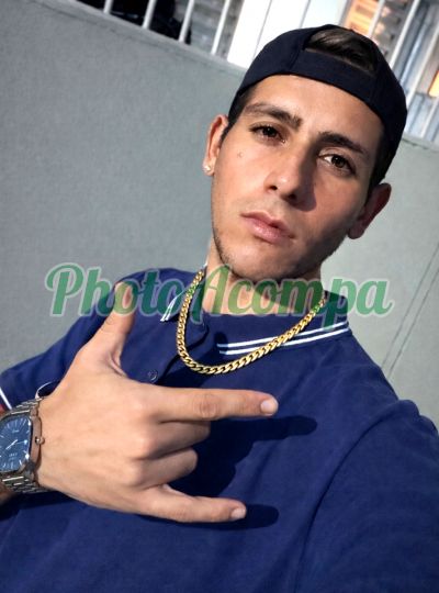 Lucas, garoto de programa no Guarujá