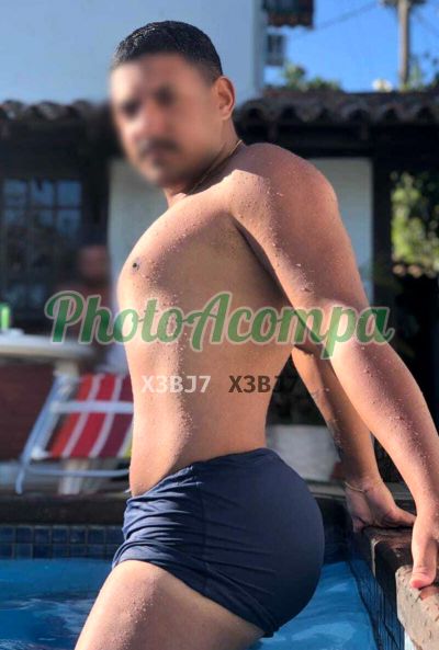 Thiago, garoto de programa em Copacabana (RJ)
